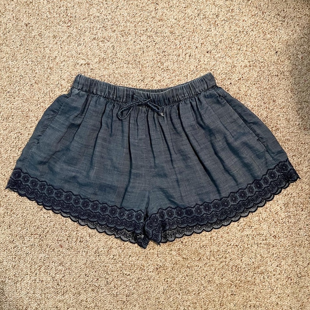 GAP pull on shorts, flare fit with lace detail